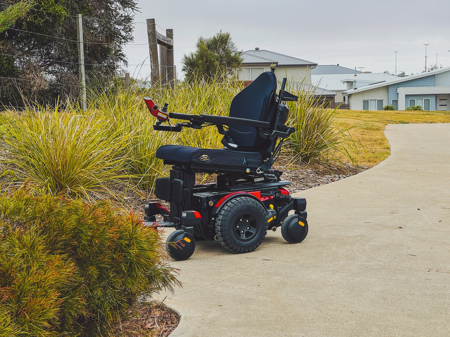 Mid-Wheel vs Front-Wheel Drive Power Wheelchairs: What’s the Difference?